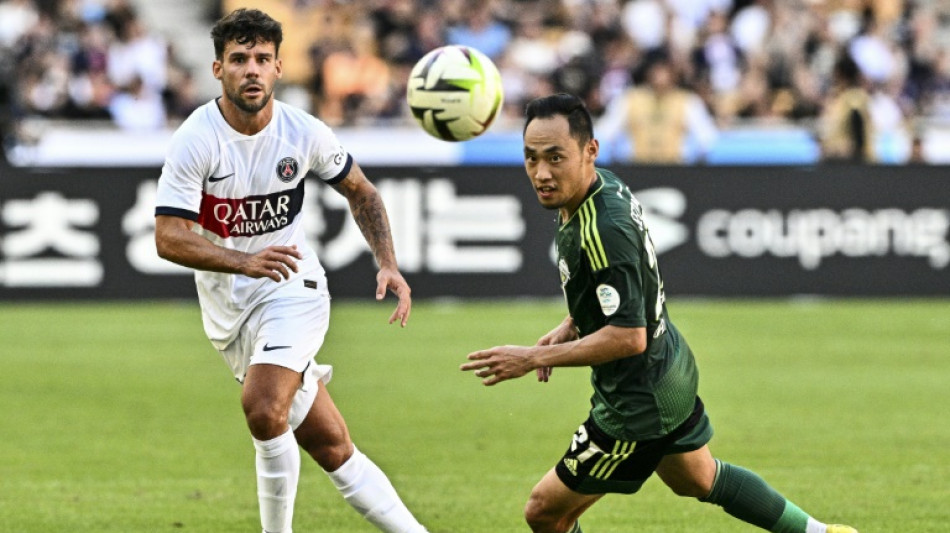 Juan Bernat &eacute; emprestado pelo PSG ao Benfica