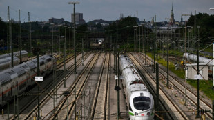 Fast jeder dritte Bahnreisende kommt versp&auml;tet an