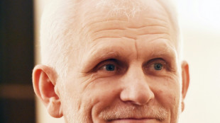 Un tribunal bielorruso condena a Bialiatski, Nobel de la Paz, a 10 a&ntilde;os de c&aacute;rcel