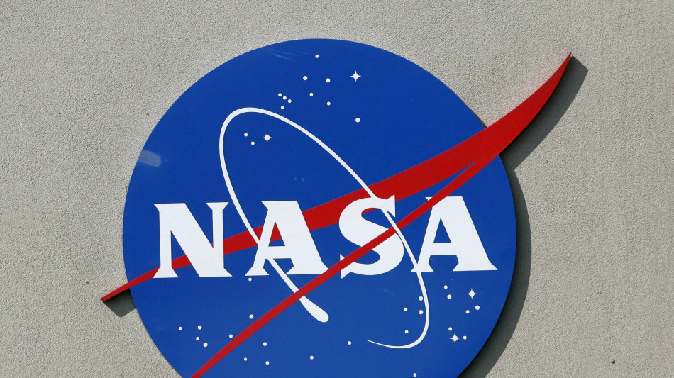 Luna, pronto il razzo per la missione Artemis 2 con astronauti