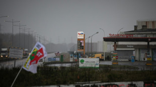 Carburant: gr&egrave;ve lev&eacute;e dans une raffinerie, peu de p&eacute;nuries dans les stations 