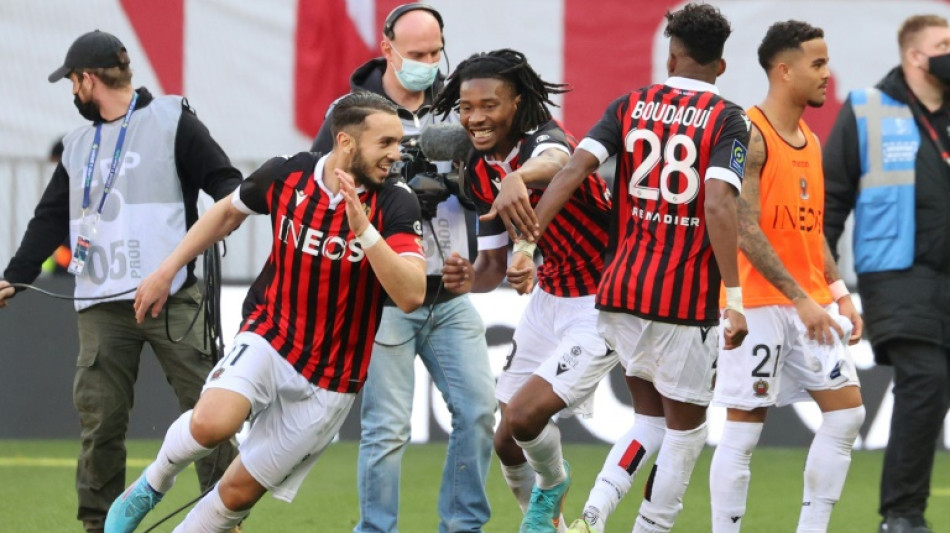 L1: Nice s'accroche au podium, Strasbourg s'en &eacute;loigne