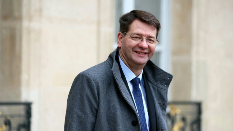 C&eacute;r&eacute;monie d'ouverture des JO-2024: les billets SNCF en vente &agrave; la mi-avril, selon le ministre