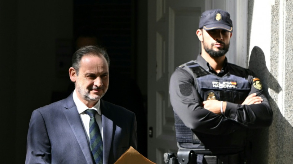 Justi&ccedil;a da Espanha determina pris&atilde;o provis&oacute;ria para ex-ministro pr&oacute;ximo de premi&ecirc;