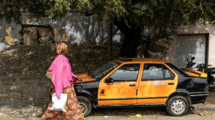 S&eacute;n&eacute;gal: le pr&eacute;sident Sall press&eacute; de toutes parts de mettre fin &agrave; la crise, parmi les rumeurs d'amnistie