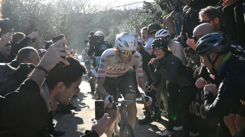 Strade Bianche: sans rival, Pogacar frappe (tr&egrave;s) fort d'entr&eacute;e 