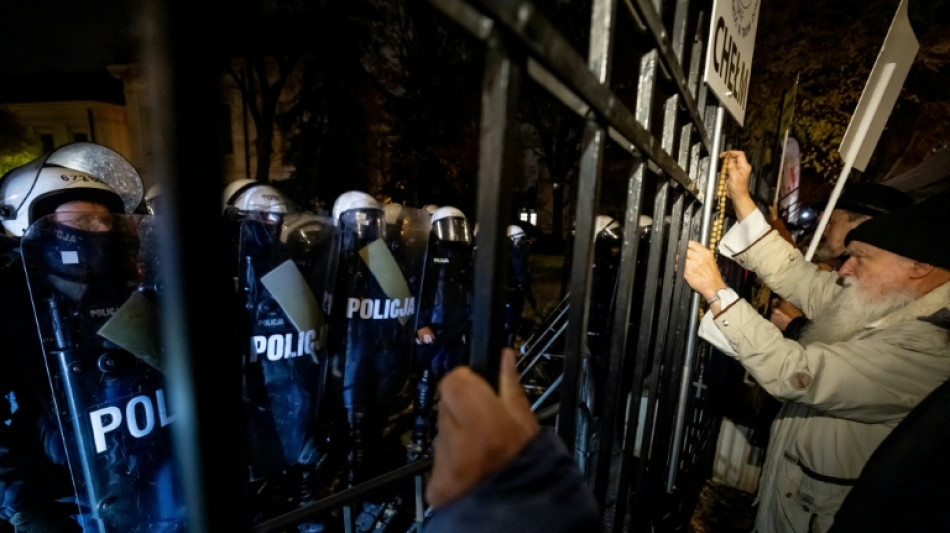 Eskalation um Polens Verfassungsgericht: Regierungsgegner versuchen auf Gel&auml;nde vorzudringen