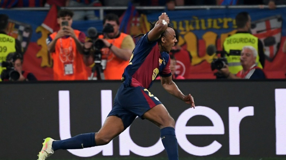 Jules Koundé renova com Barcelona até 2030