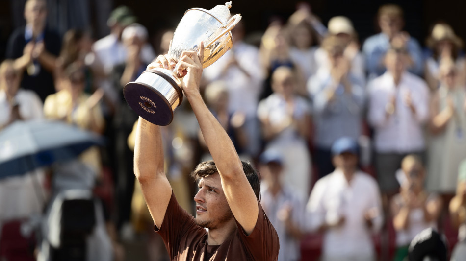 Tennis: Darderi batte Taberner e vince torneo di Umago