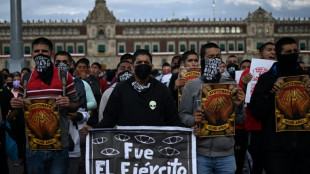 "L'arm&eacute;e le sait": au Mexique, les manifestants demandent justice pour les "43" d'Ayotzinapa