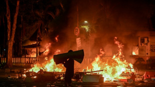 Protestos violentos prosseguem na Indonésia; presidente denuncia 'terrorrimo'
