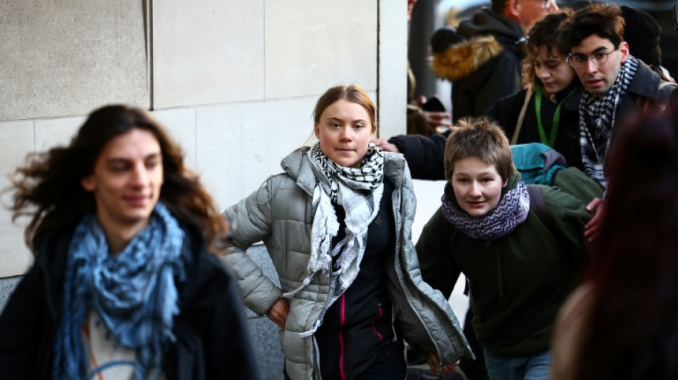 Acusada de desobedecer a pol&iacute;cia, Greta Thunberg &eacute; julgada em Londres