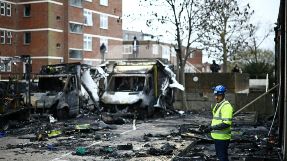 Dois homens detidos em Londres por ataque contra ambul&acirc;ncias da comunidade judaica