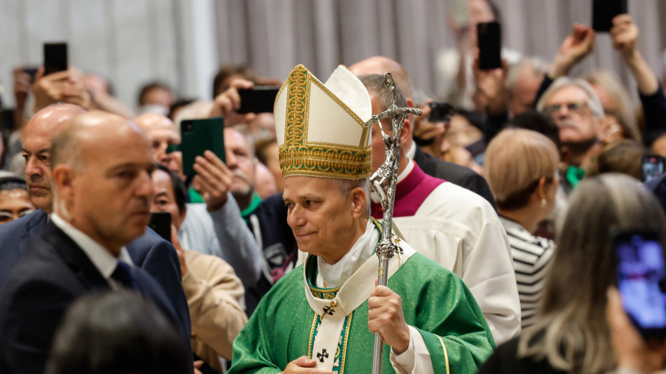 Il Papa, stop clericalismi e logiche potere, Chiesa è ospitale