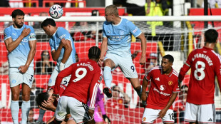 Fr&uuml;hes Rot - City gewinnt Manchester-Derby dennoch