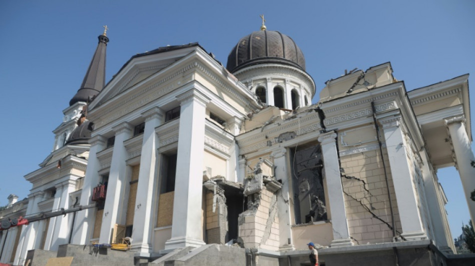 Ukraine : touch&eacute;e lors d'un bombardement, la cath&eacute;drale d'Odessa fragilis&eacute;e