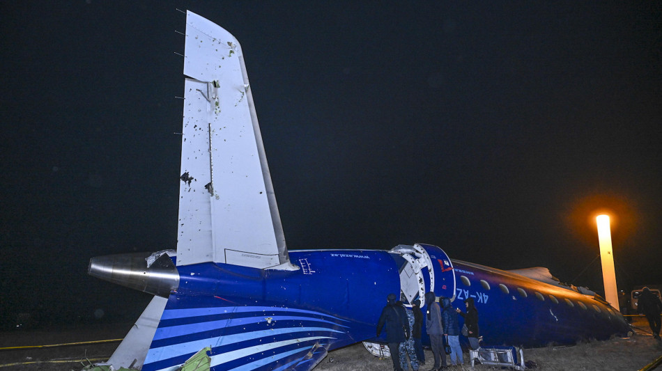 Kazakistan apre inchiesta su volo azero, 'evitare speculazioni'