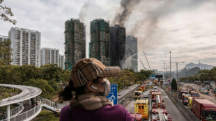 A Hong Kong, au moins 75 morts et 250 disparus dans le pire incendie depuis des d&eacute;cennies