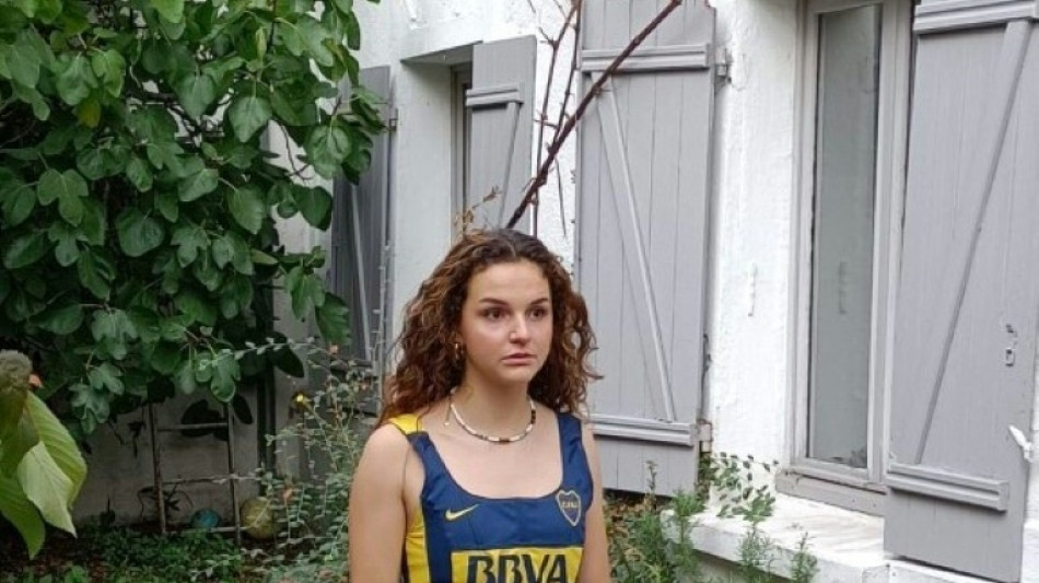 Mode, foot et "upcycling": une jeune cr&eacute;atrice transforme les maillots en corsets