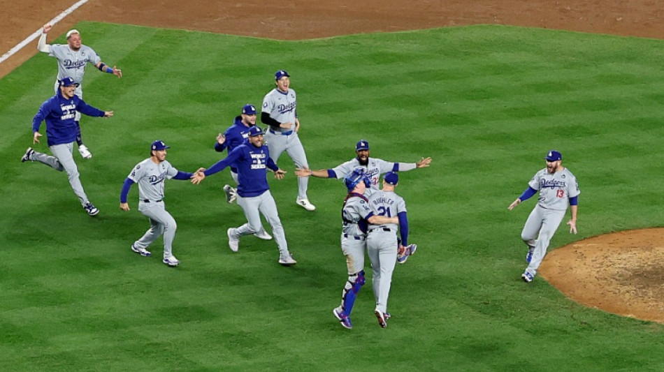 Baseball: les Dodgers de Los Angeles remportent la S&eacute;rie mondiale face aux Yankees de New York