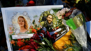 Minneapolis: Trump maintient la pression, deux policiers suspendus 