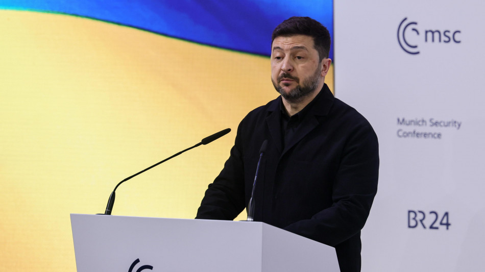 Zelensky, Mosca ha lanciato 420 droni e 39 missili nella notte