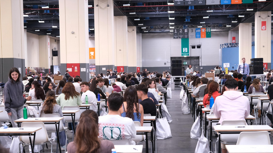 Chimica, fisica, biologia obbligatorie per semestre Medicina