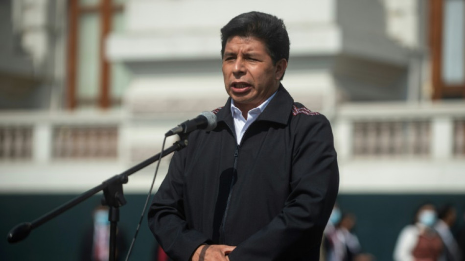 El Congreso de Per&uacute; aprueba una moci&oacute;n no vinculante que insta a Castillo a renunciar