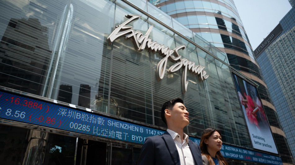 Borsa: Hong Kong poco mossa, apre a +0,07%