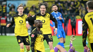 Com 2 de Guirassy, Dortmund vira sobre Heidenheim e fica a 6 pontos do l&iacute;der Bayern