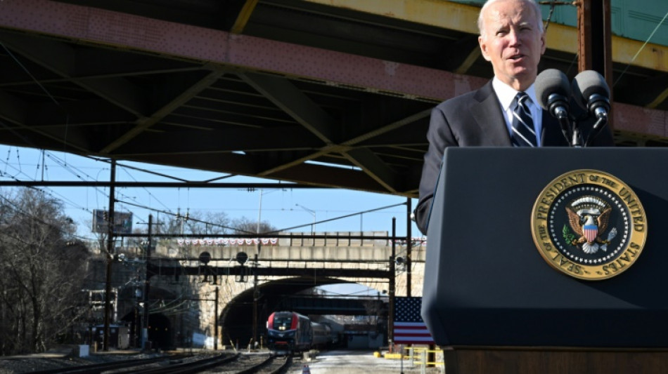 Biden dice que "no" enviar&aacute; aviones caza F-16 a Ucrania