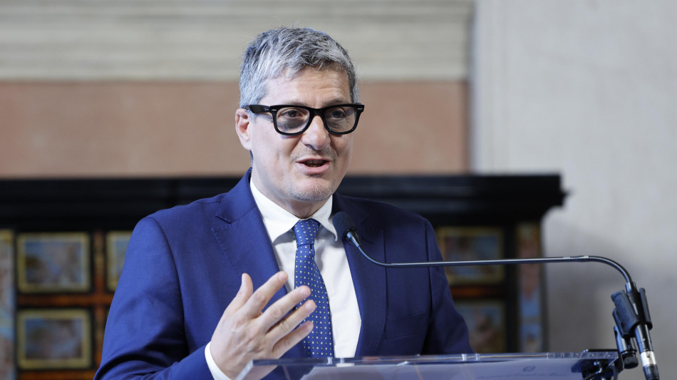 Barachini, 'al via il contributo pubblico per i giornali a scuola'