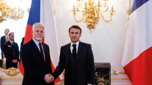 Ukraine: Macron "assume" de bousculer les Occidentaux et met en garde contre "l'esprit de d&eacute;faite"