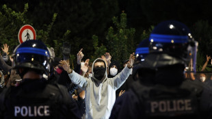 Primi 'blocchi' in Francia, 75 arresti a Parigi
