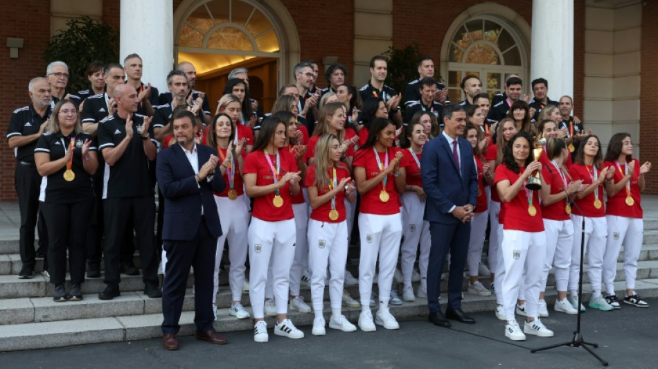 "Nuestras jugadoras (...) han dado una lecci&oacute;n al mundo", dice el jefe del gobierno espa&ntilde;ol