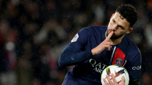 Ligue 1: Paris sauv&eacute; in extremis, l'OM et Gasset encha&icirc;nent 