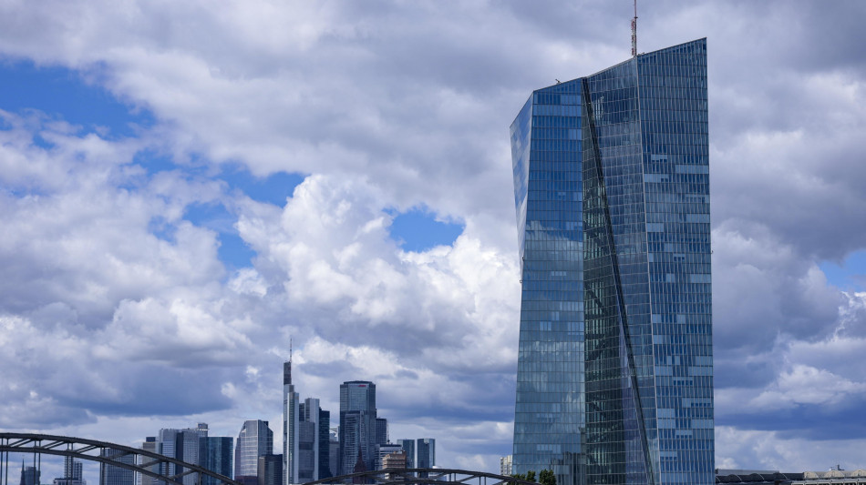 Bce lascia i tassi fermi al 2,25%