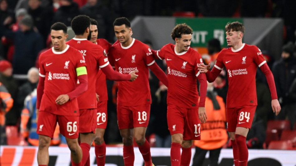 Liverpool e Leverkusen vencem e v&atilde;o &agrave;s oitavas da Liga Europa