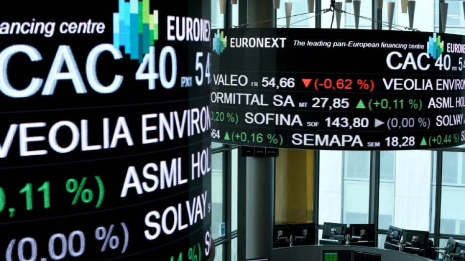 Les Bourses europ&eacute;ennes ouvrent en repli, prudentes avant une semaine charg&eacute;e