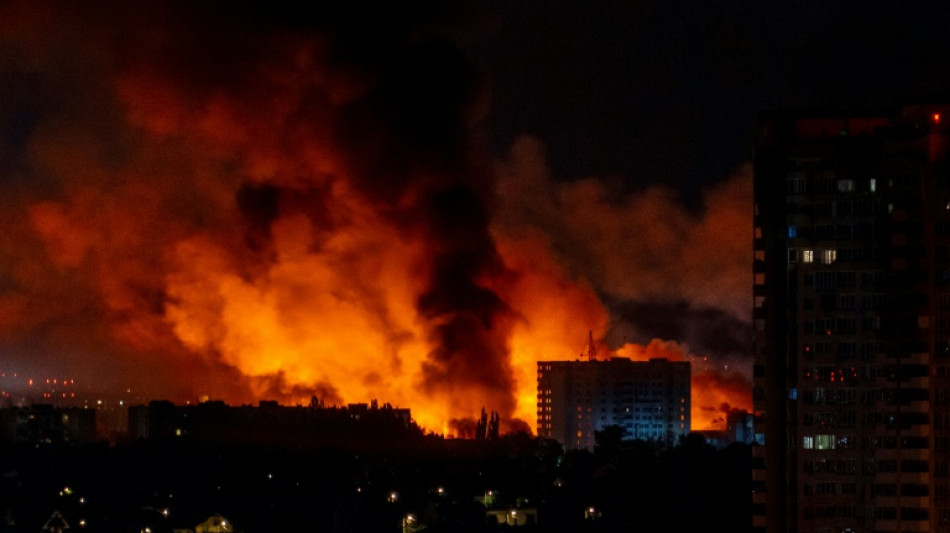 Ukraine: le Kremlin assure ne pas voir d'issue diplomatique après une attaque de drones record