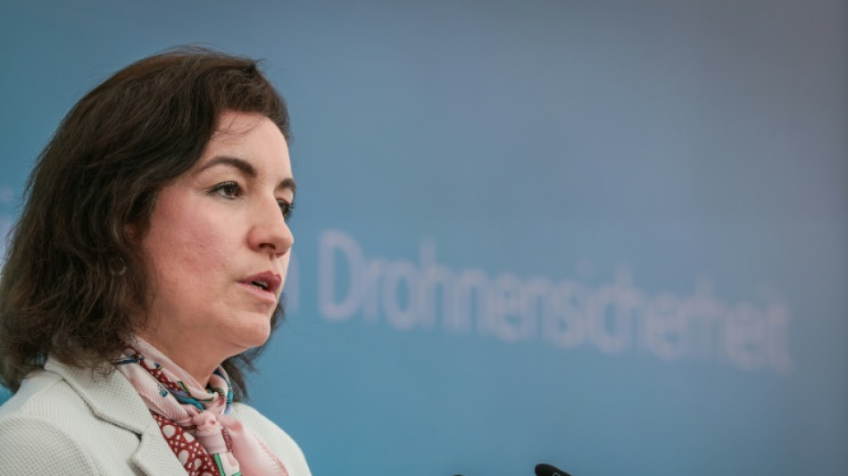 Bundesforschungsministerin B&auml;r fordert "positivere Erz&auml;hlung" von KI