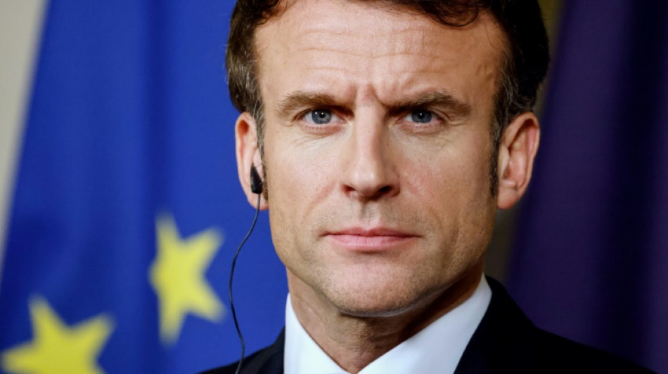 Macron interpell&eacute; par des manifestants lors d'une visite aux Pays-Bas