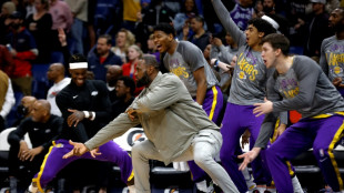 NBA: James (Lakers) "travaille sans rel&acirc;che" pour revenir sur les parquets
