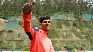 Zagueiro equatoriano Hincapi&eacute; &eacute; emprestado ao Arsenal pelo Leverkusen