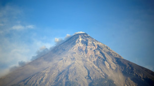 Los evacuados retornan a los poblados tras la erupci&oacute;n de un volc&aacute;n en Guatemala