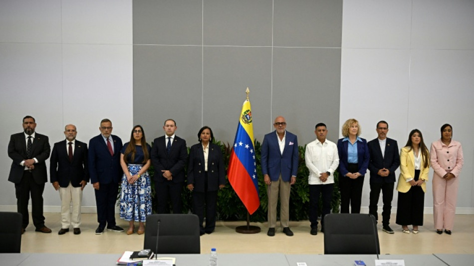 Regierung und Opposition in Venezuela nehmen offiziellen Dialog auf - ohne Machado