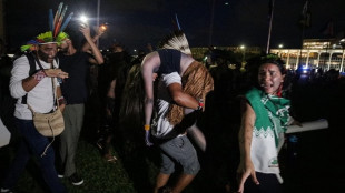 Brasilia, gas lacrimogeni contro gli indigeni
