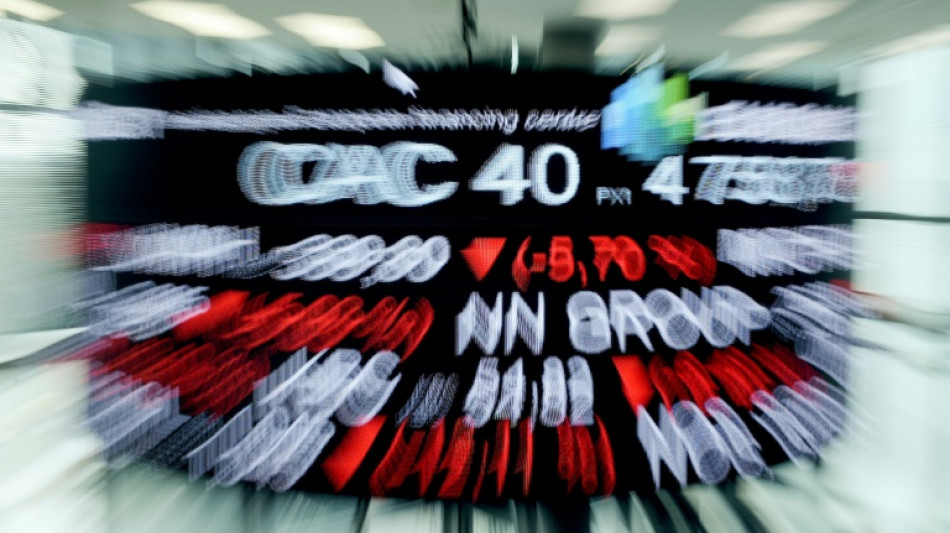 La Bourse de Paris frein&eacute;e par les banques centrales