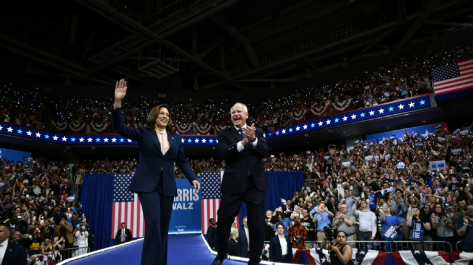 Vuelve la esperanza entre los dem&oacute;cratas en el primer mitin de Kamala Harris y Tim Walz