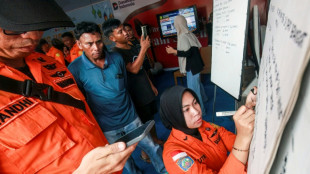 Un mort dans le naufrage d'un ferry en Indon&eacute;sie, 140 personnes encore recherch&eacute;es